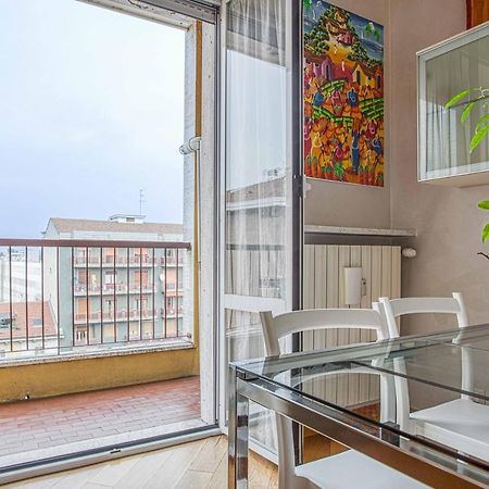 Апартаменти Joivy Vibrant Flat With Balcony Мілан Екстер'єр фото