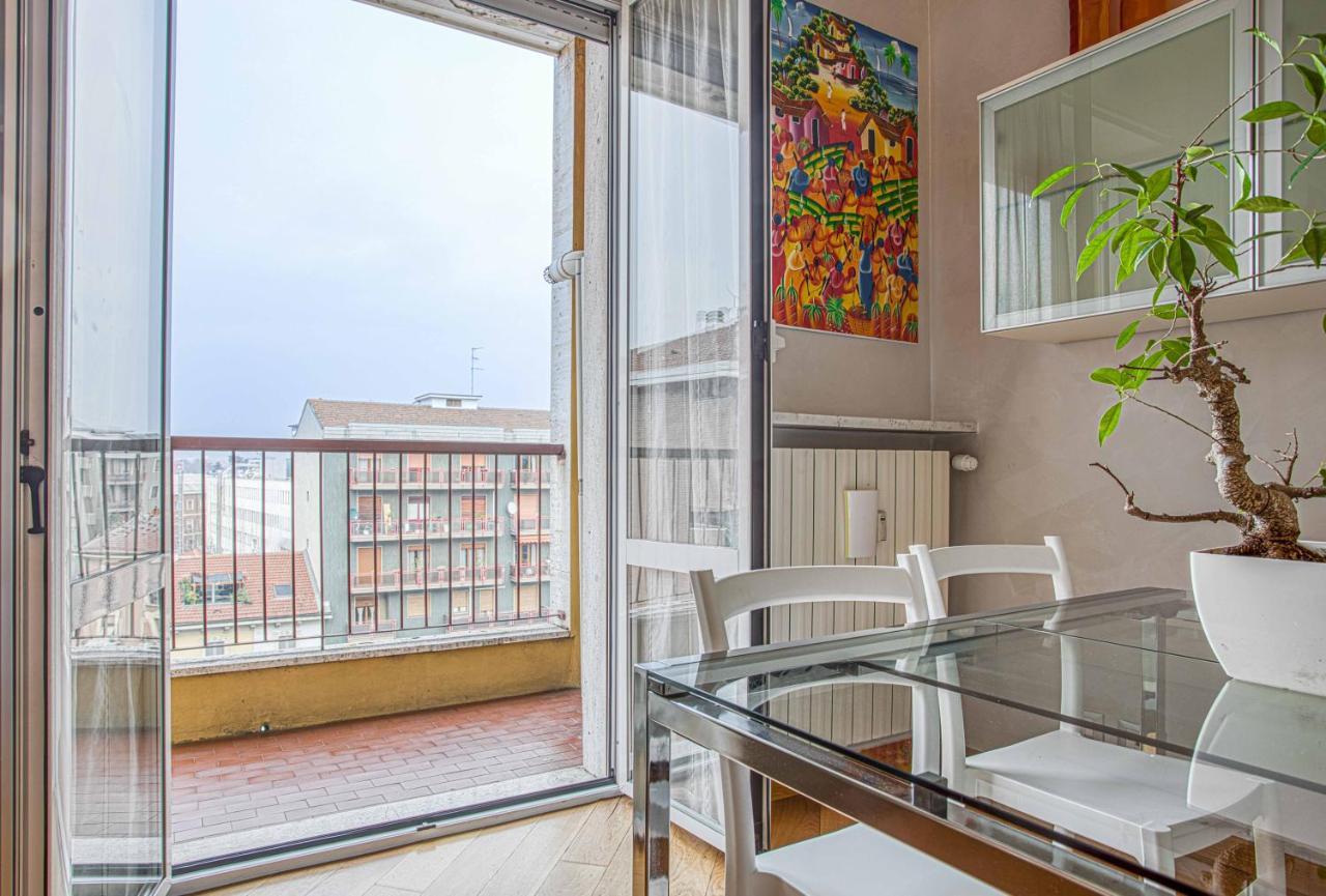Апартаменти Joivy Vibrant Flat With Balcony Мілан Екстер'єр фото