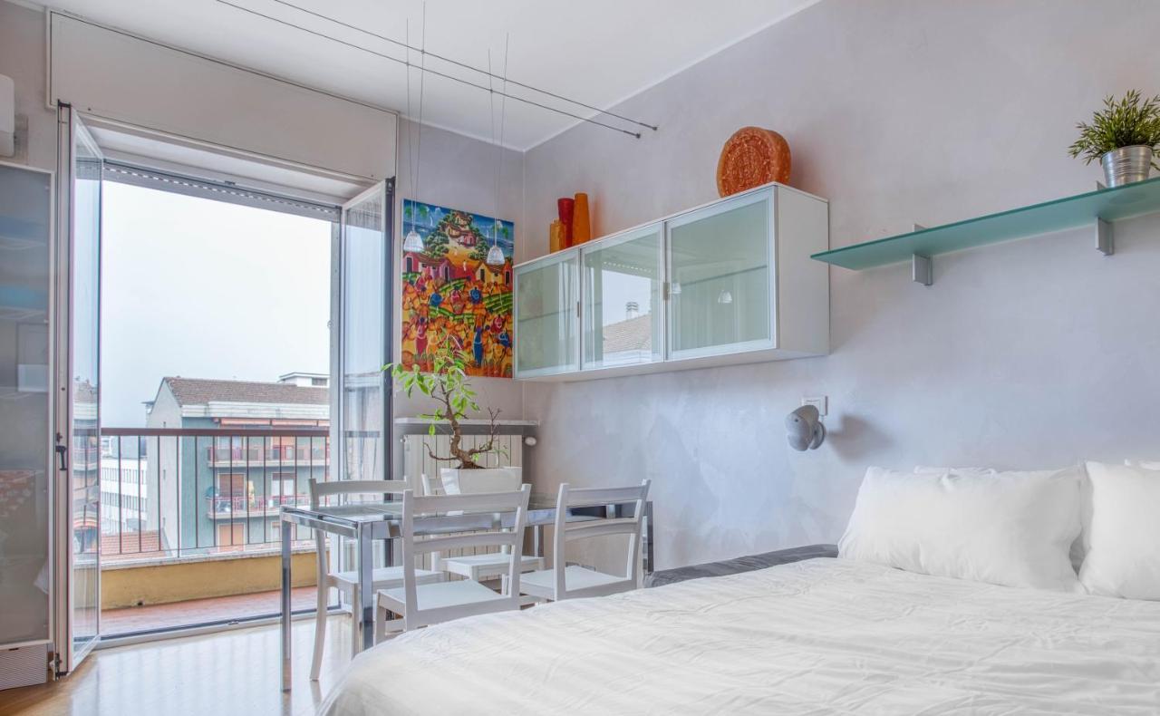 Апартаменти Joivy Vibrant Flat With Balcony Мілан Екстер'єр фото